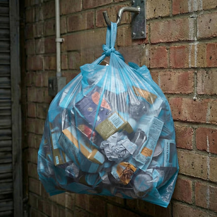 RFD 60 Sacchi Spazzatura 55x65 cm con MANIGLIE, 4 Rotoli da 15 Buste, Alta Resistenza Antigoccia, Formato 40 Litri per Raccolta Differenziata, AZZURRI, Ideale per Casa e Ufficio